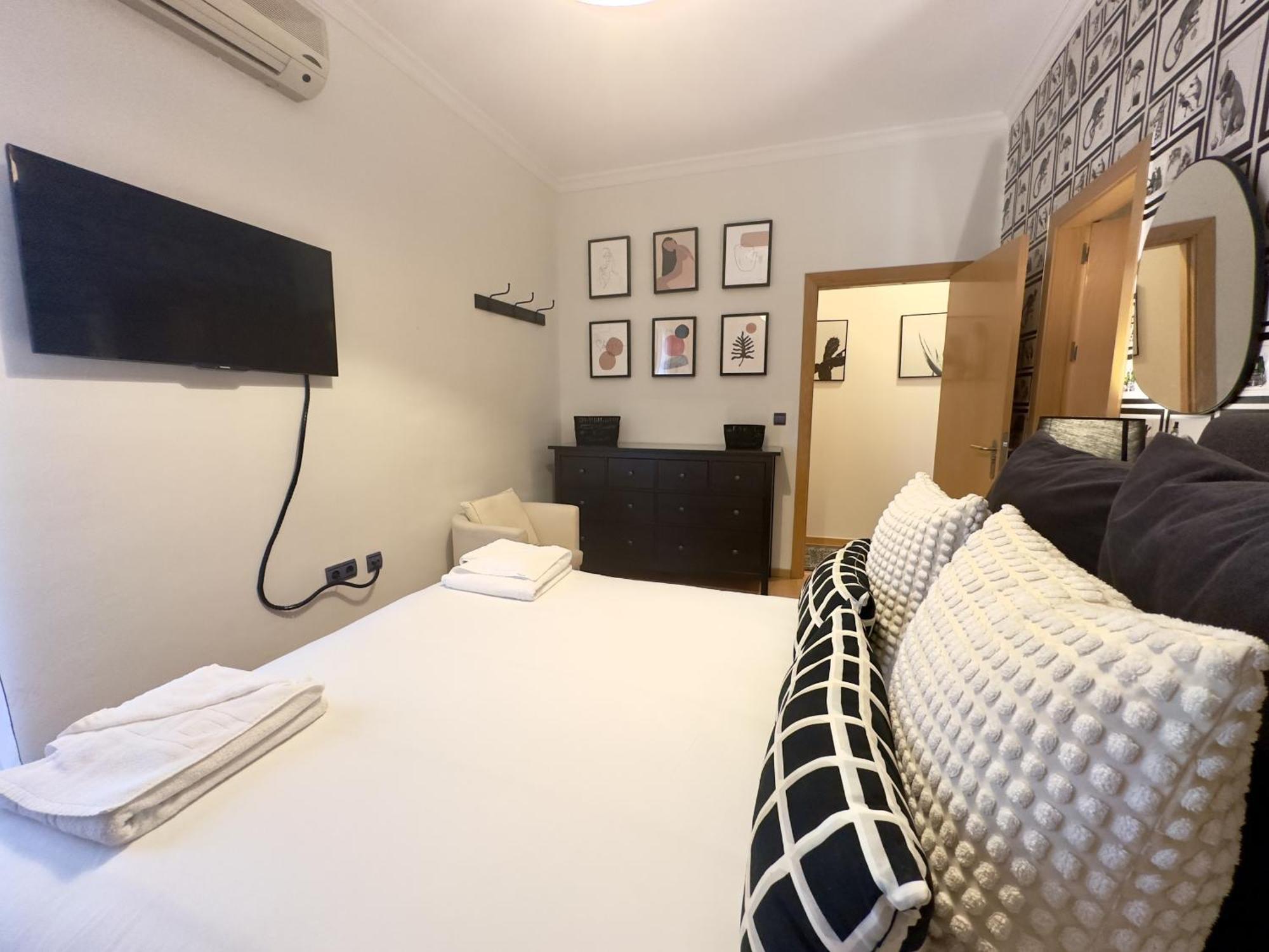 Urbe10 Plaza De Uncibay 3 Bedrooms Apatment Apartament